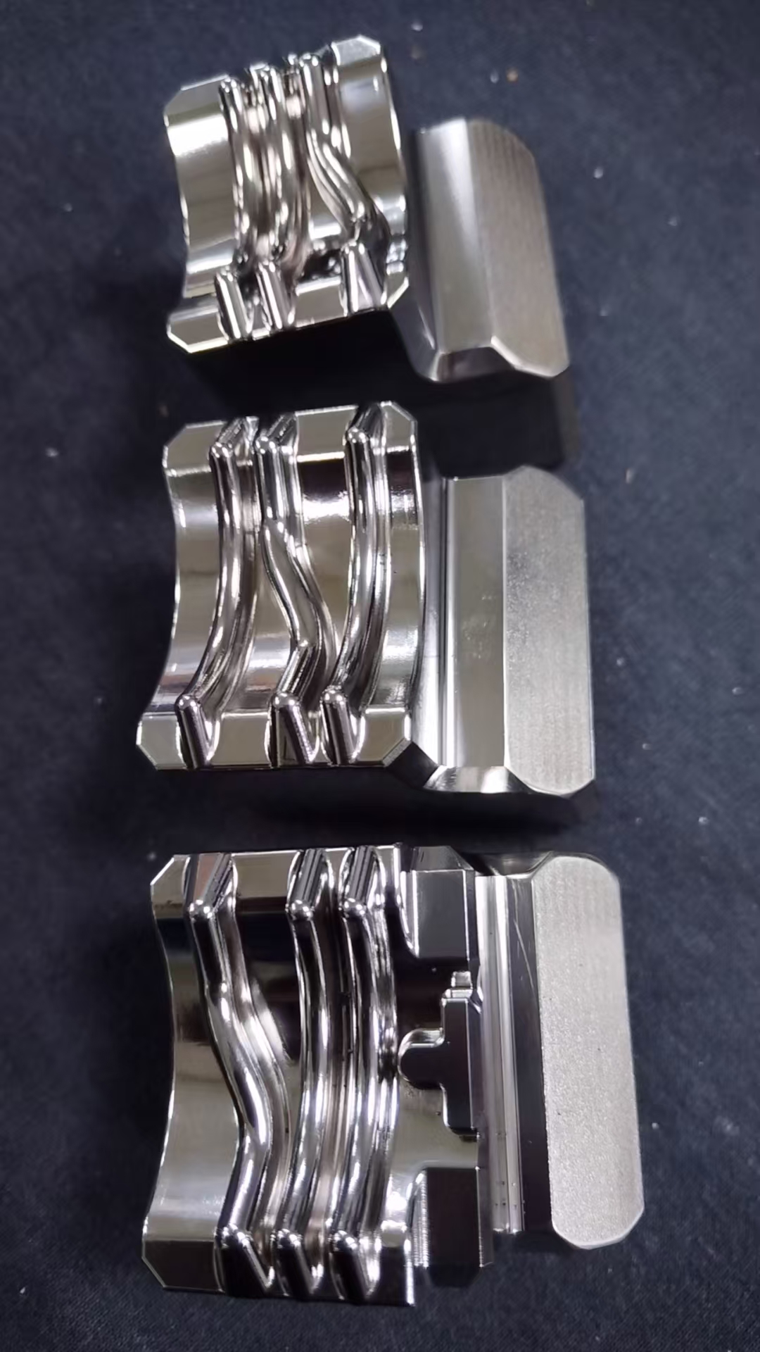 Cold Extrusion Die Surface Finish and Tool Life